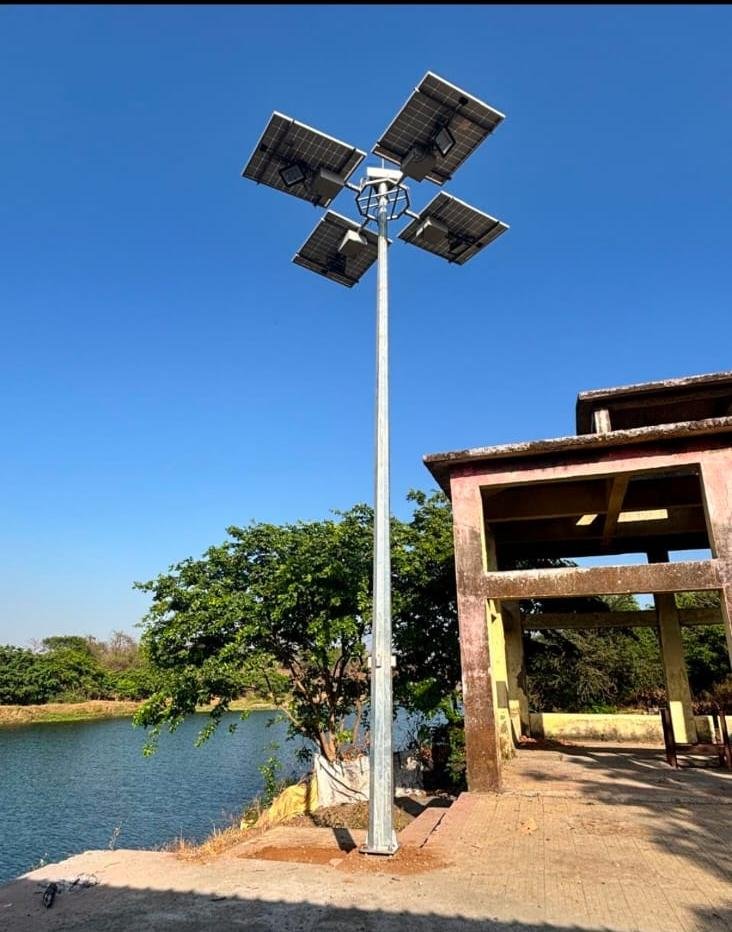 solar high mast light