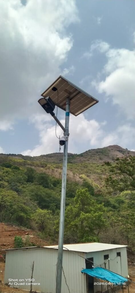 solar street light WITH CCTV camera